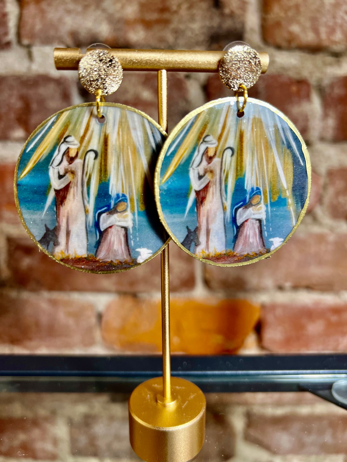 Christmas Nativity Scene on Gold Stud