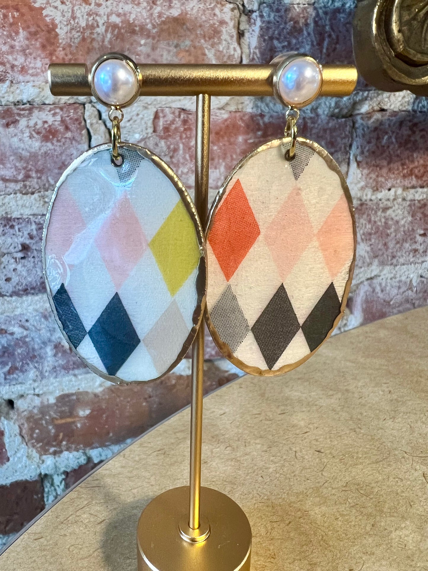 Oval Multicolor Harlequin  