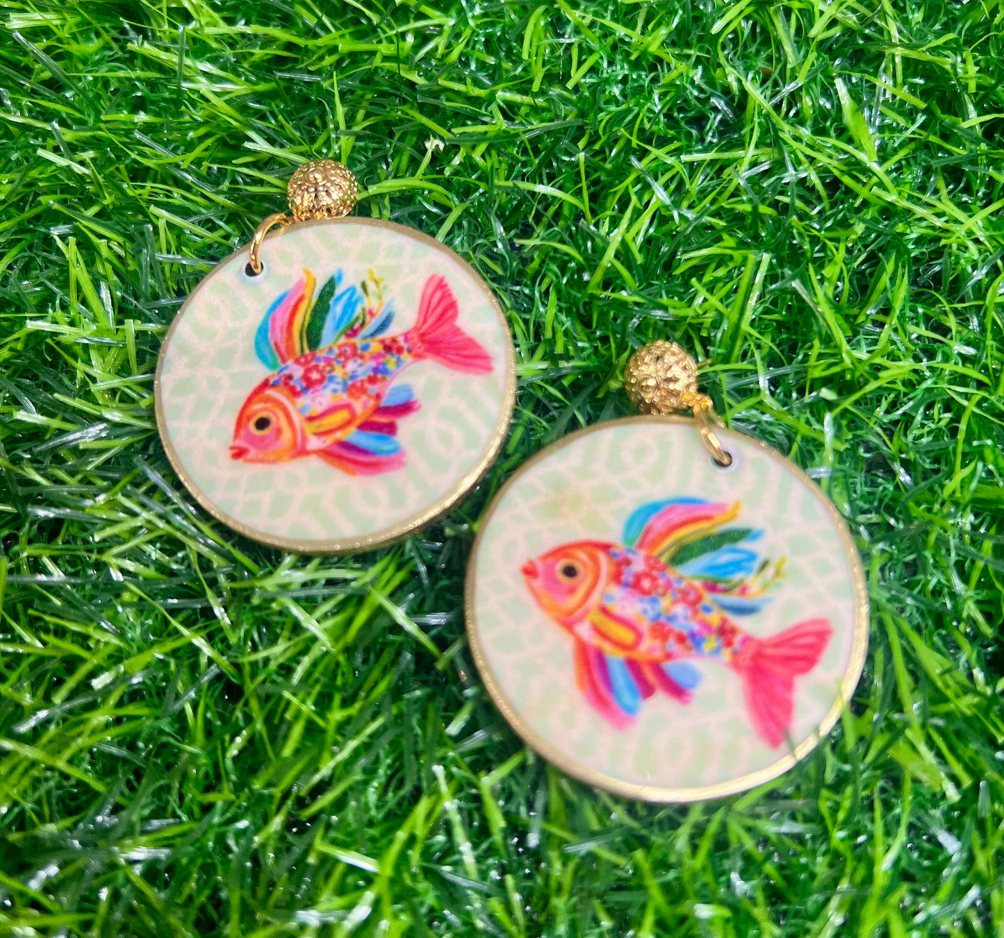 Multi-Color Fish on Gold Stud
