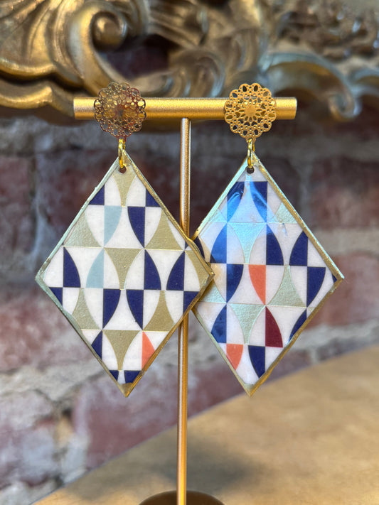 Multi-Colored Diamond Shaped with Filigree Stud