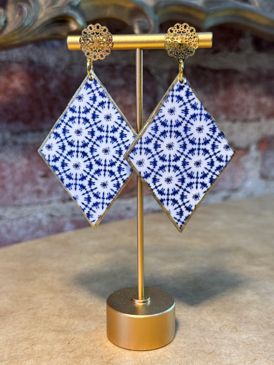 Blue and White Diamond Shaped Earrings on Gold Filigree Stud