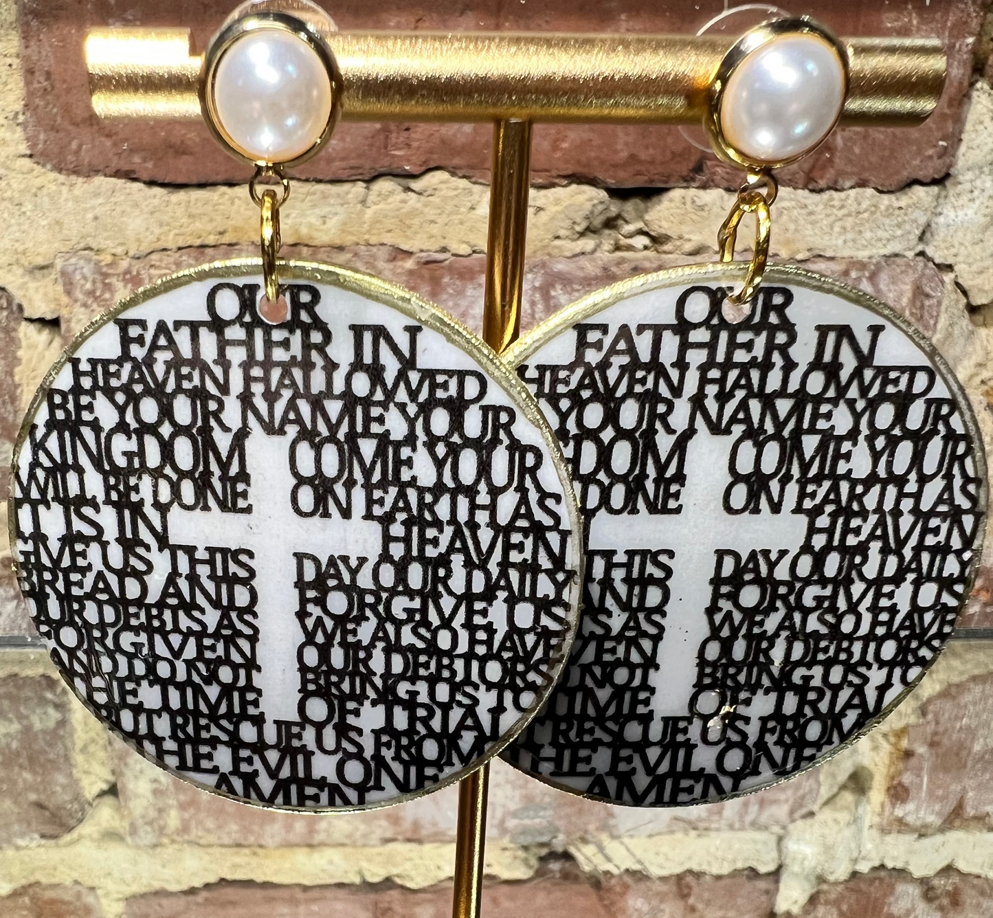 Lord’s Prayer on disc with pearl stud.